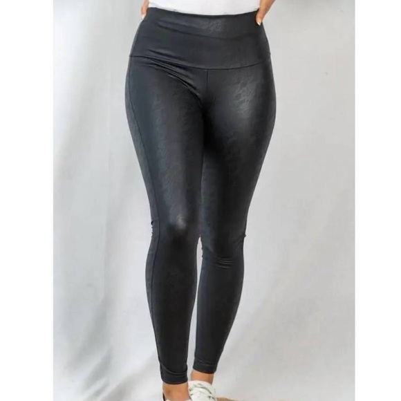 Vegan Leather Lace textured Leggings - Picture 1 of 15